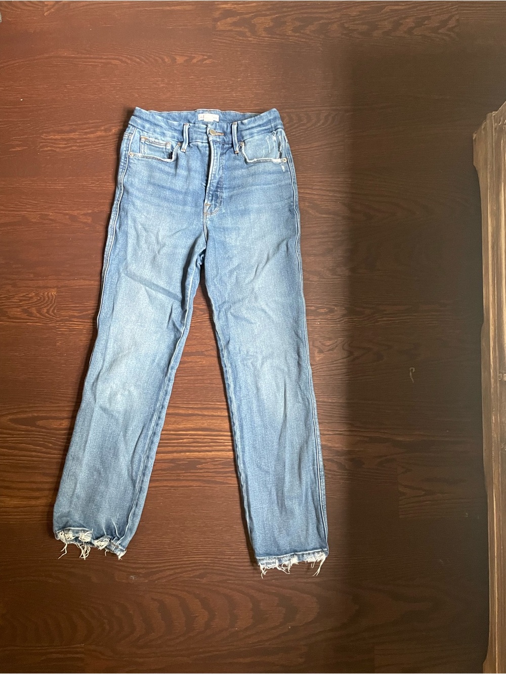 Good American Light Blue Straight-Leg Jeans with Frayed Hem